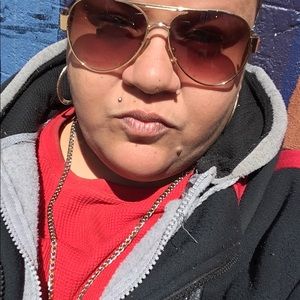 Meet your Posher, Nidia